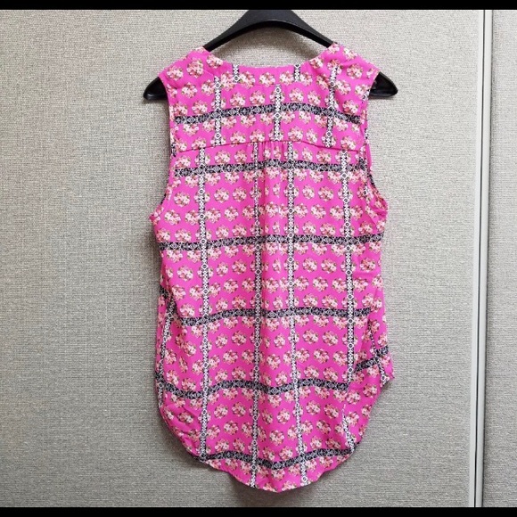 Women's 41 Hawthorn Hot Pink Print Sleeveless Top Sz M Shalley Split Neck Blouse - Picture 2 of 12